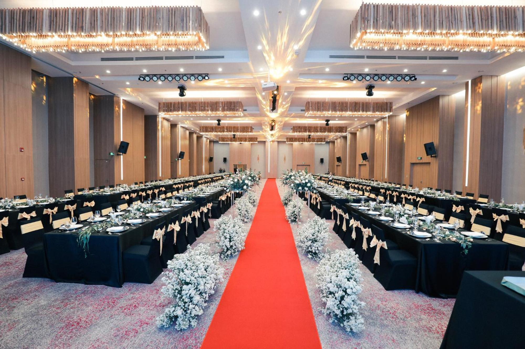 Holiday Inn & Suites Saigon Airport By Ihg Hô Chi Minh-Ville Extérieur photo