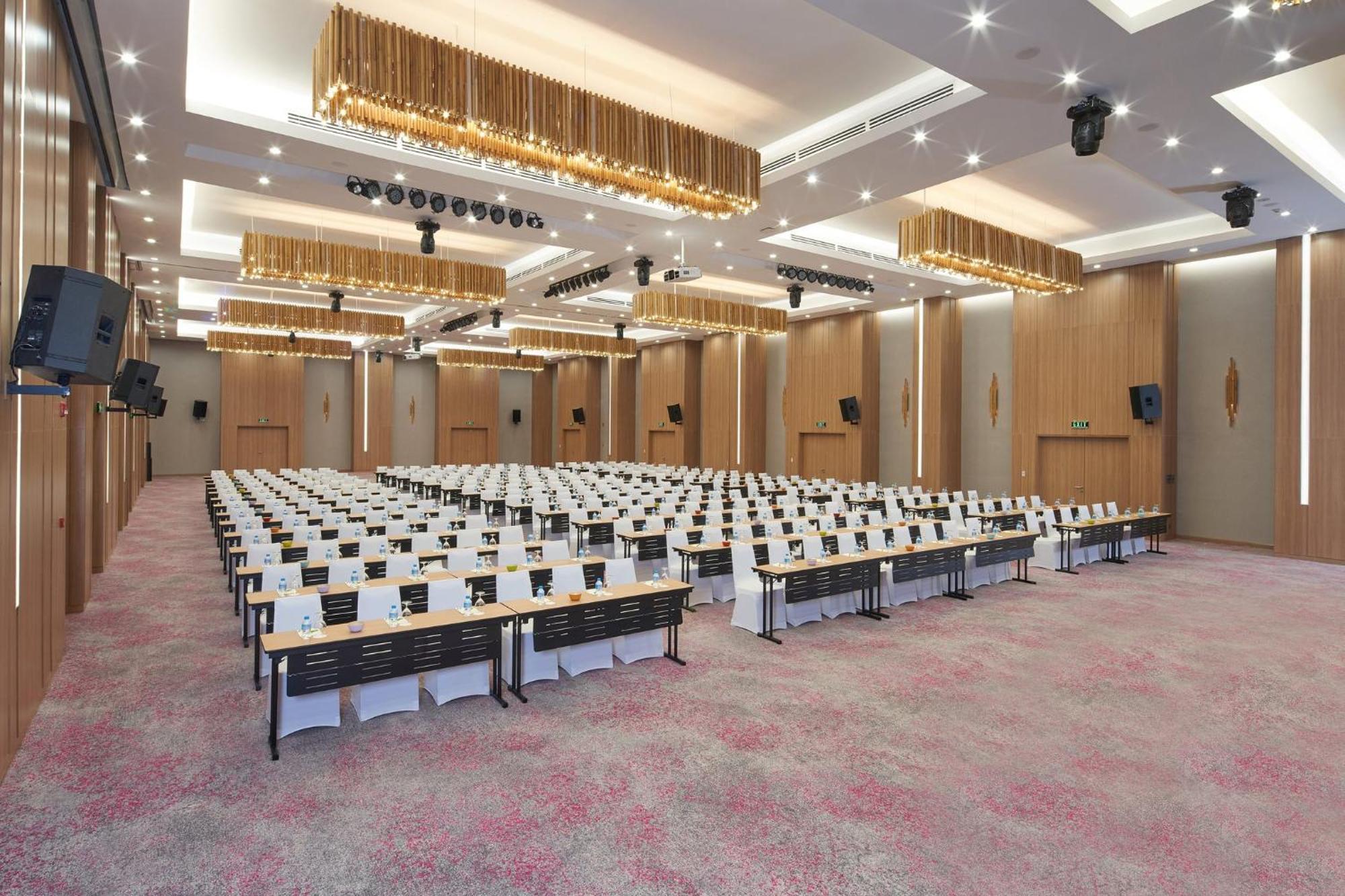 Holiday Inn & Suites Saigon Airport By Ihg Hô Chi Minh-Ville Extérieur photo