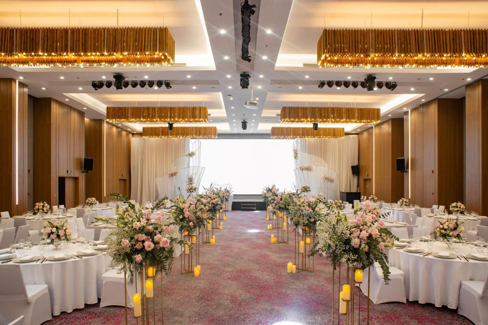 Holiday Inn & Suites Saigon Airport By Ihg Hô Chi Minh-Ville Extérieur photo