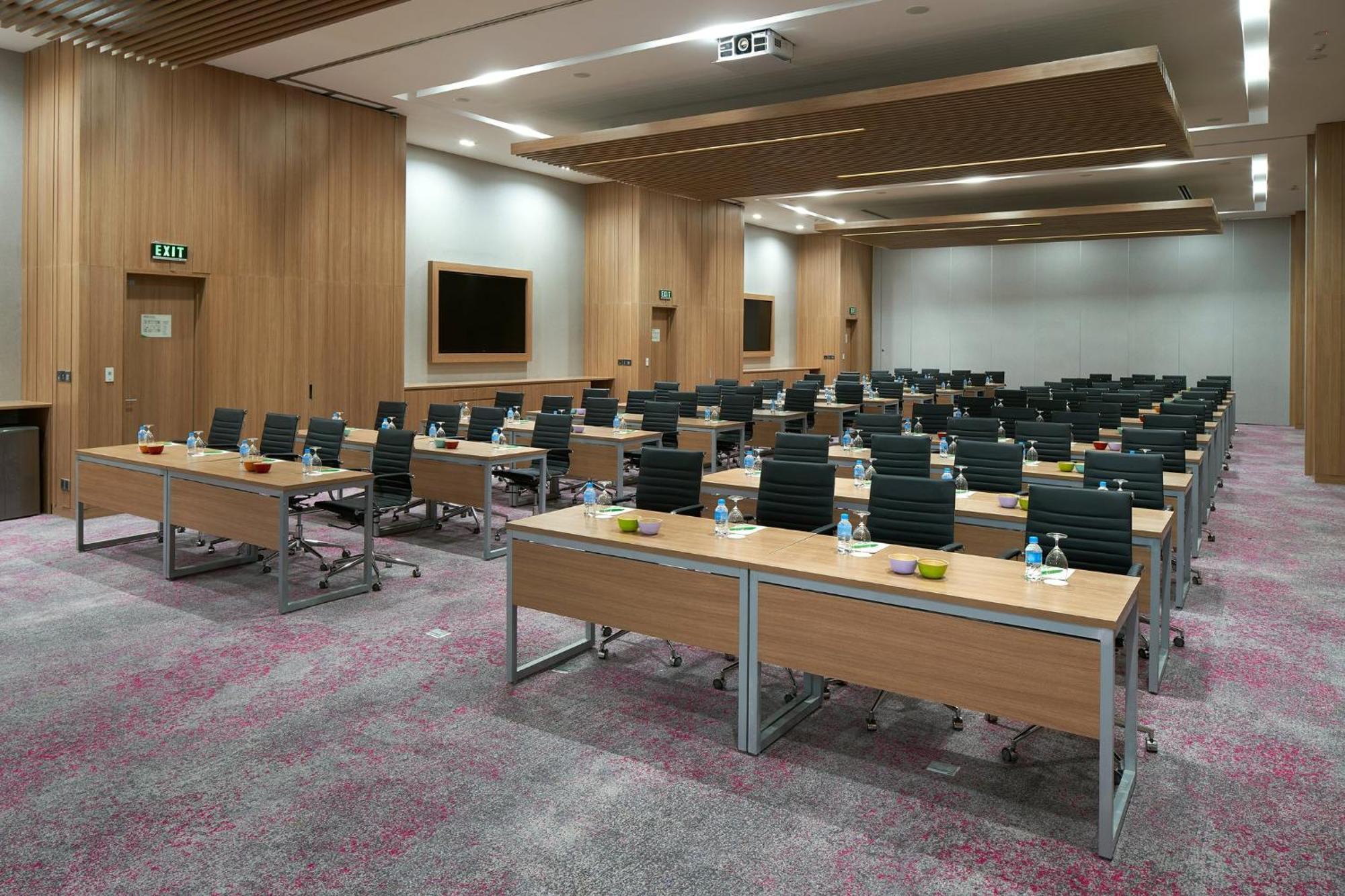 Holiday Inn & Suites Saigon Airport By Ihg Hô Chi Minh-Ville Extérieur photo