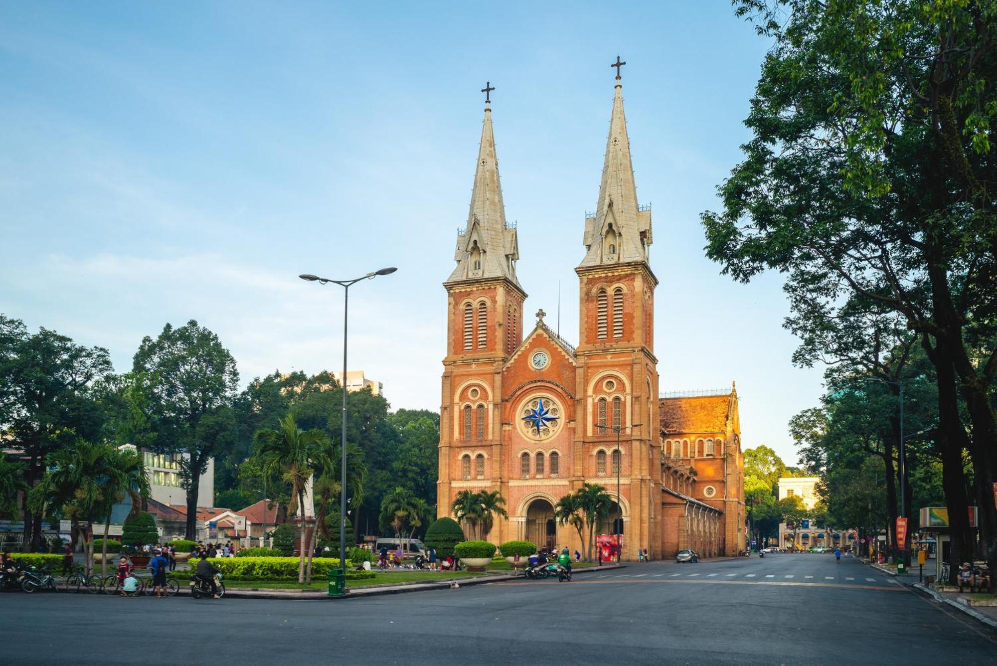 Holiday Inn & Suites Saigon Airport By Ihg Hô Chi Minh-Ville Extérieur photo