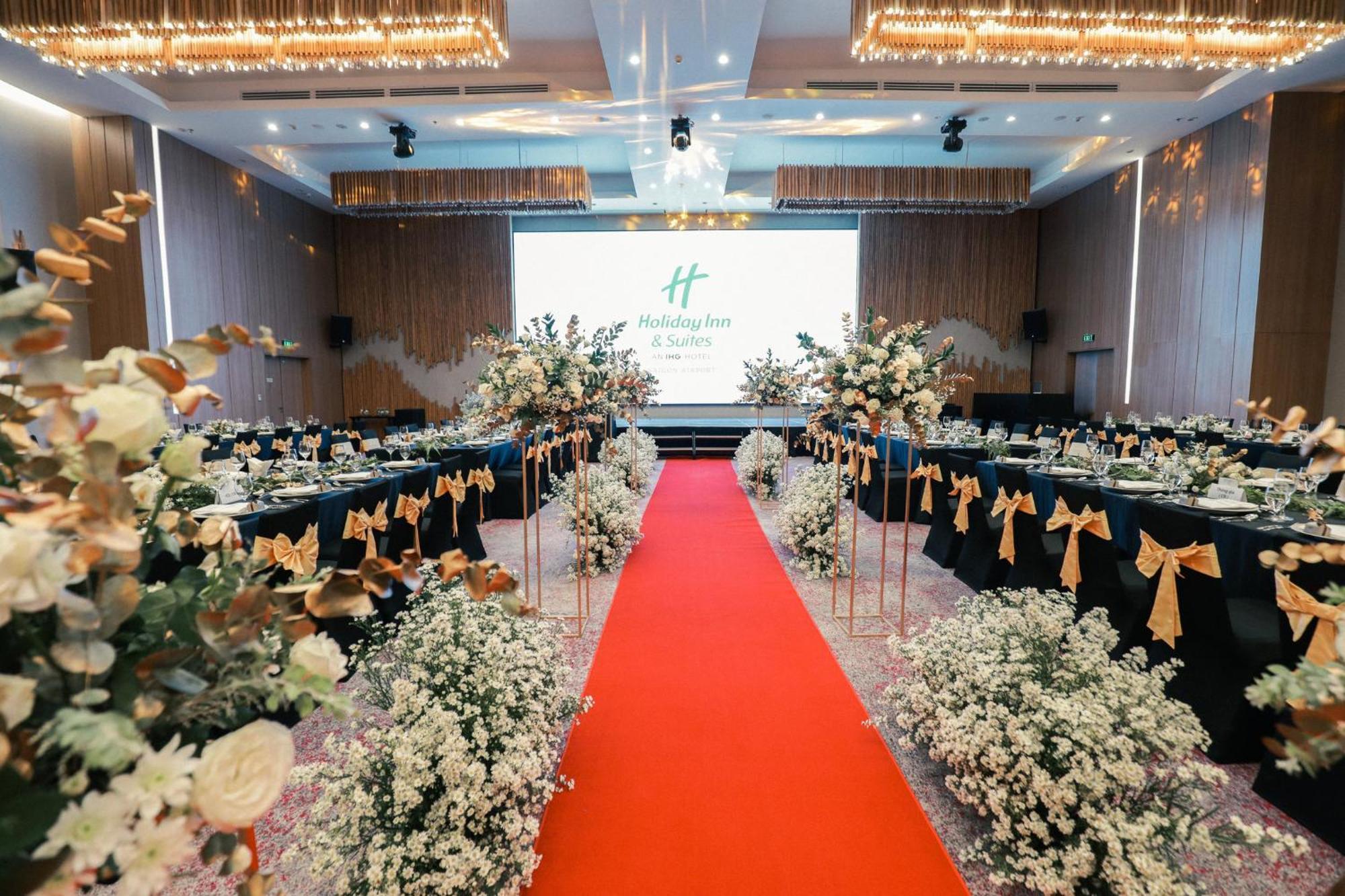 Holiday Inn & Suites Saigon Airport By Ihg Hô Chi Minh-Ville Extérieur photo