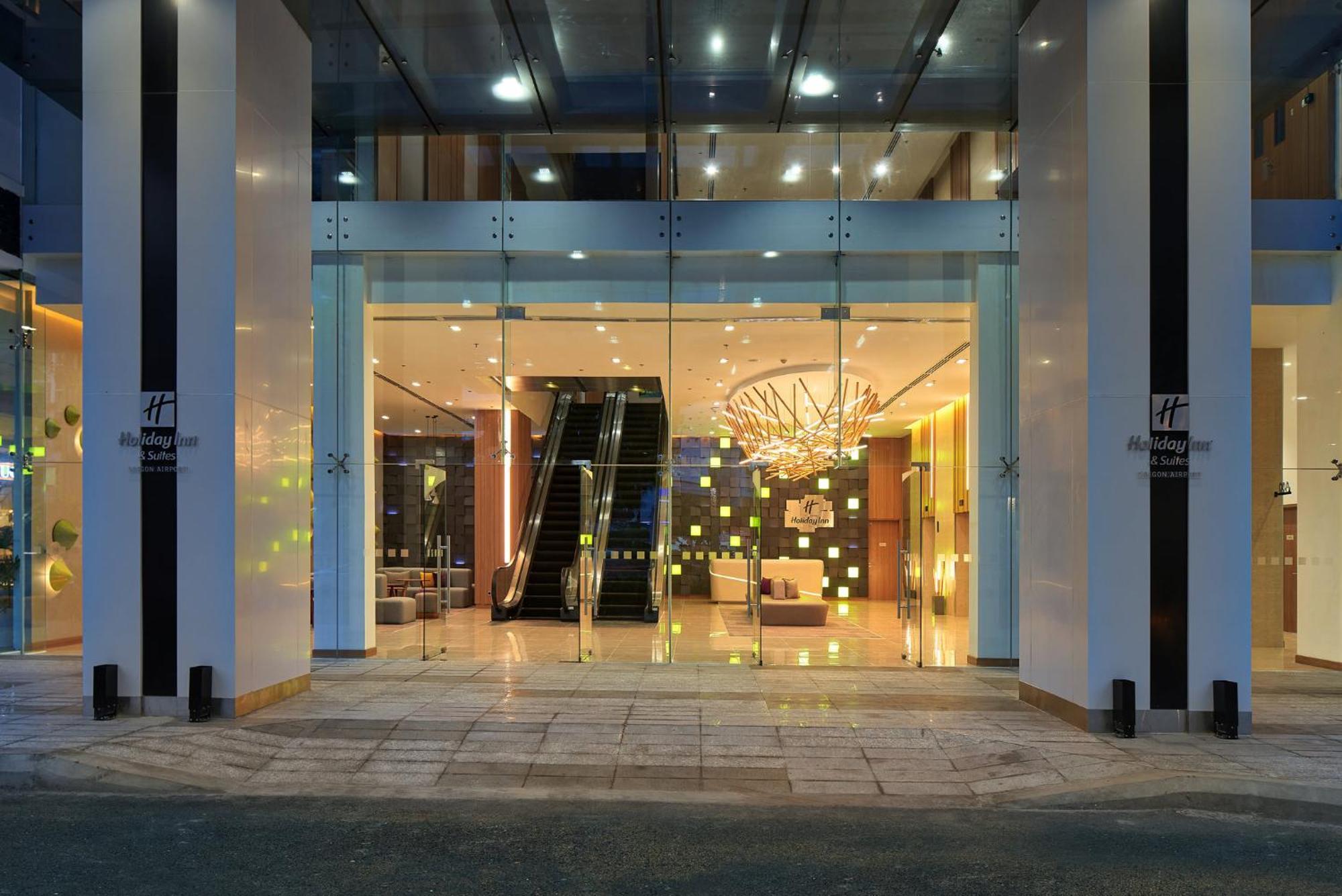 Holiday Inn & Suites Saigon Airport By Ihg Hô Chi Minh-Ville Extérieur photo