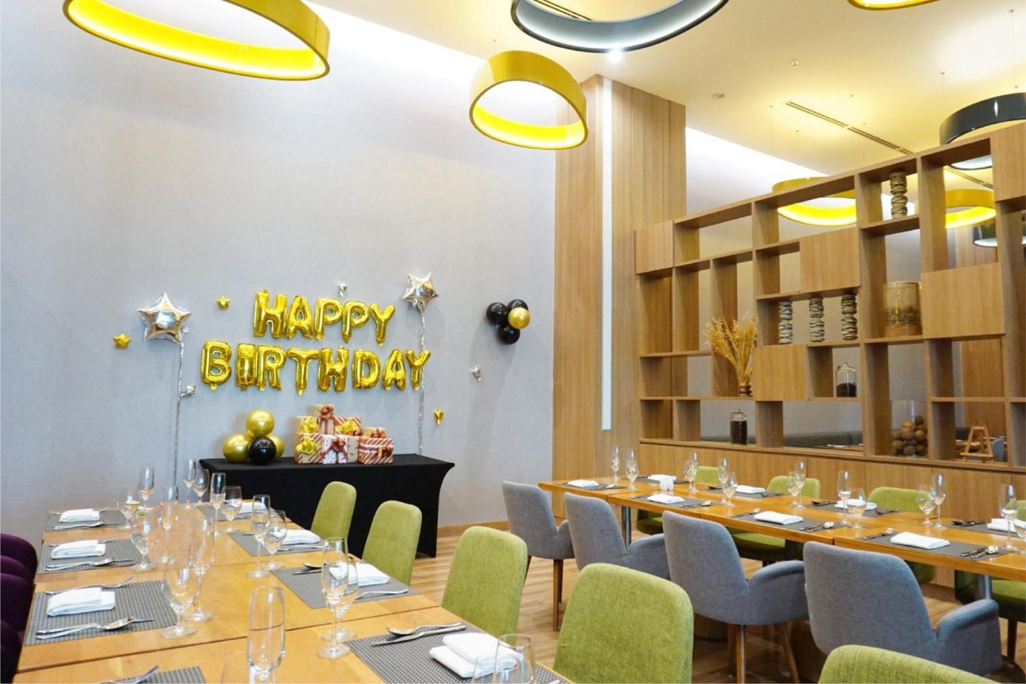Holiday Inn & Suites Saigon Airport By Ihg Hô Chi Minh-Ville Extérieur photo