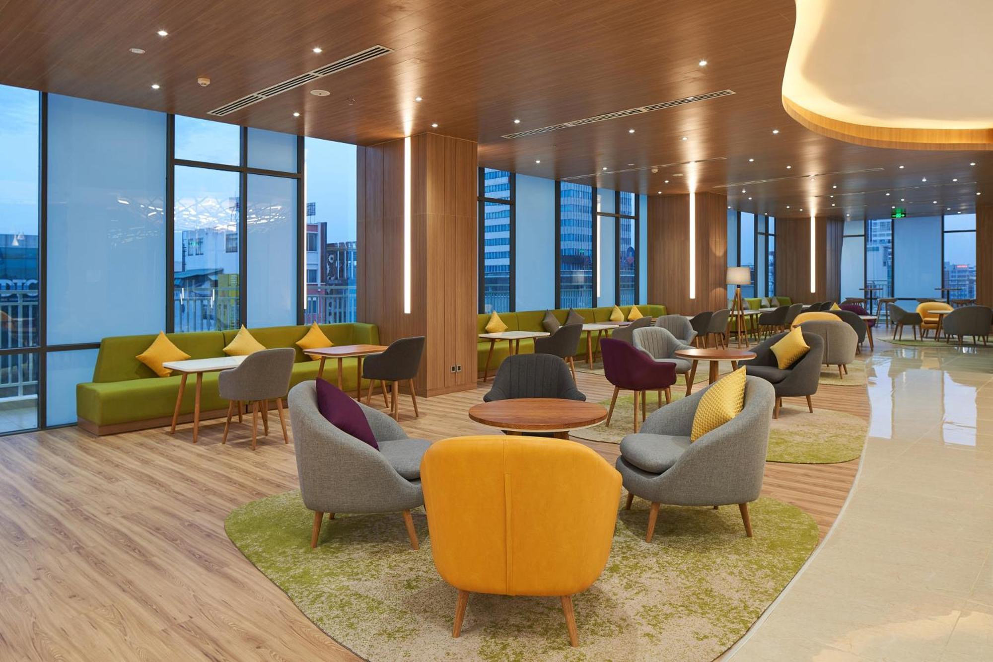 Holiday Inn & Suites Saigon Airport By Ihg Hô Chi Minh-Ville Extérieur photo